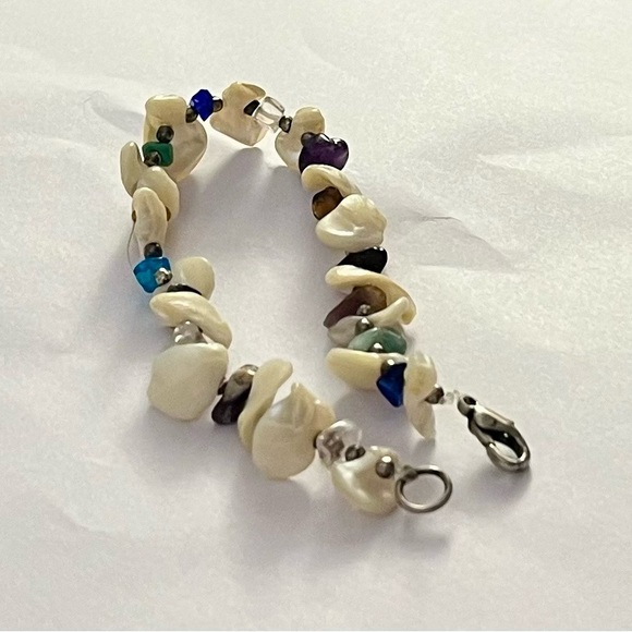 Shell gemstone bracelet size 7 1/2 jewelry - Picture 9 of 16